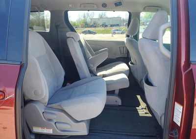2015 Toyota Sienna Le 8-passenger, daño Frontal, Copart lote 48406316, foto 11 de 13