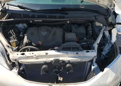 2017 Toyota Sienna Xle Premium 8-passenger, Front End damage, Copart lot 55362826, photo 12 of 14