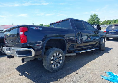 2024 Chevrolet Silverado 2500hd, uszkodzenie: Przód, Iaai lot 45361613, zdjęcie 4 z 17