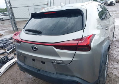 2019 Lexus Ux 200, daño Frontal, Iaai lote 45198626, foto 17 de 18