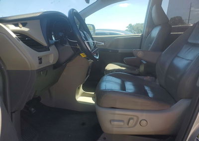 2019 Toyota Sienna Xle 8-passenger, daño Abolladuras/rayones menores, Copart lote 49937916, foto 7 de 13