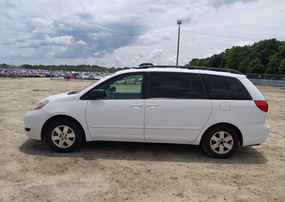 2009 Toyota Sienna Le, daño Lateral derecho, Iaai lote 45181708, foto 14 de 17