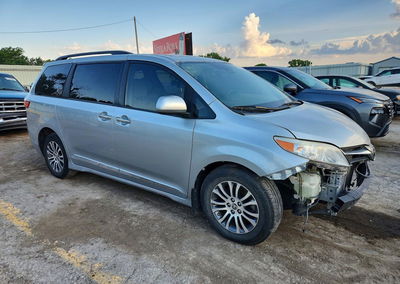2020 Toyota Sienna, uszkodzenie: Przód, Copart lot 56516406, zdjęcie 4 z 12