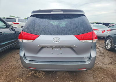 2012 Toyota Sienna Xle 8-passenger, uszkodzenie: Bok, Copart lot 57768696, zdjęcie 6 z 14