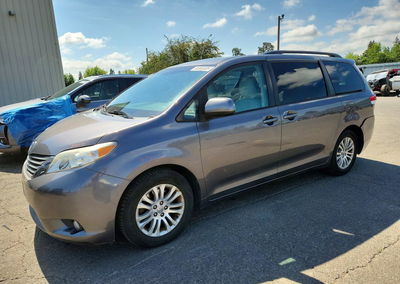 2011 Toyota Sienna Xle 8-passenger, пошкодження: Задня частина, Copart лот 54980336