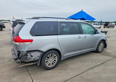 2014 Toyota Sienna Xle 8-passenger, daño Trasero, Copart lote 52155626, foto 3 de 13