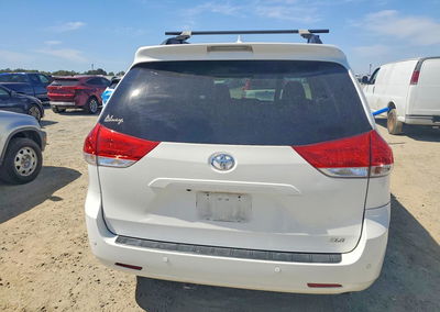 2011 Toyota Sienna Xle 8-passenger, пошкодження: Бік, Copart лот 59301576, фото 6 з 13