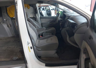 2009 Toyota Sienna Le, daño Normal Wear & Tear, Iaai lote 45434723, foto 5 de 11