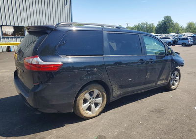 2015 Toyota Sienna, uszkodzenie: Przód, Copart lot 54773576, zdjęcie 3 z 15