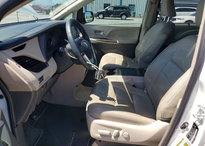 2020 Toyota Sienna Xle Premium 8-passenger, Hail damage, Copart lot 55705426, photo 7 of 13
