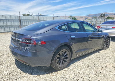 2019 Tesla Model S, daño Lateral, Copart lote 56632486, foto 3 de 12