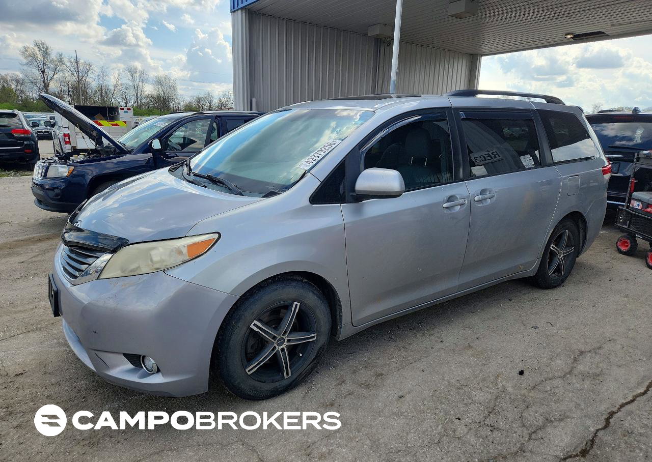 2012 Toyota All Models Sienna, Water/Flood damage, Copart lot 49379256