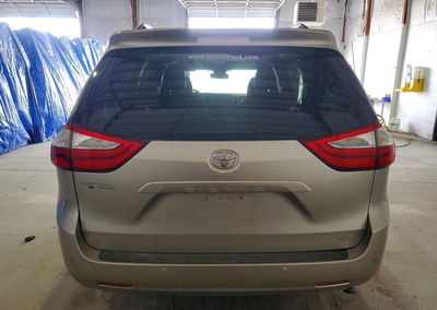 2015 Toyota All Models Sienna, uszkodzenie: Przód, Copart lot 72846585, zdjęcie 6 z 13