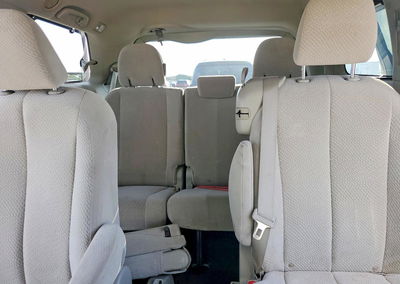 2011 Toyota Sienna Le, uszkodzenie: Bok, Copart lot 57754616, zdjęcie 10 z 14
