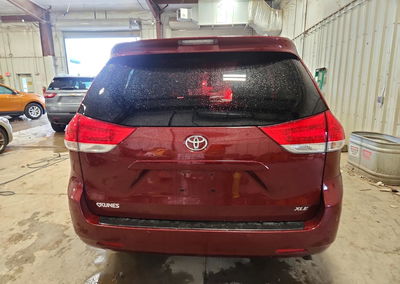 2014 Toyota Sienna, daño Lateral, Copart lote 56153286, foto 6 de 13