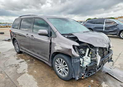 2019 Toyota Sienna Xle 8-passenger, daño Frontal, Copart lote 48432566, foto 4 de 16