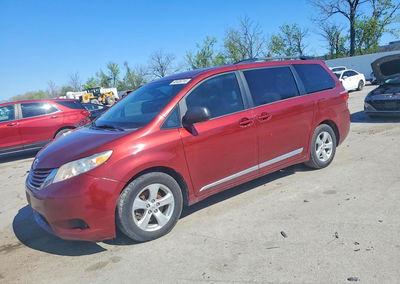 2015 Toyota Sienna Le 8-passenger, Front End damage, Copart lot 48406316