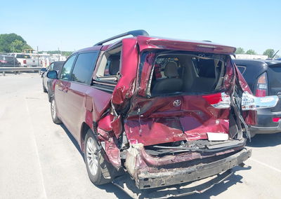 2012 Toyota Sienna Xle V6 8 Passenger, uszkodzenie: Front & Rear, Iaai lot 45315450, zdjęcie 3 z 20