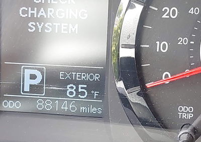 2015 Toyota Sienna Le 8 Passenger, daño Frontal, Iaai lote 45237146, foto 16 de 17