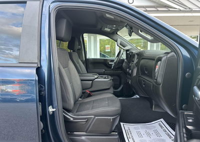 2022 Chevrolet Silverado 1500 4wd  Short Bed Custom, uszkodzenie: Normal Wear & Tear, Iaai lot 45242924, zdjęcie 5 z 10