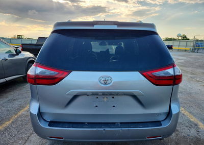2020 Toyota Sienna, uszkodzenie: Przód, Copart lot 56516406, zdjęcie 6 z 12