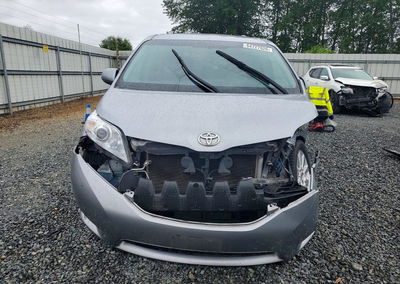 2015 Toyota All Models Sienna, Front End damage, Copart lot 54727626, photo 5 of 13