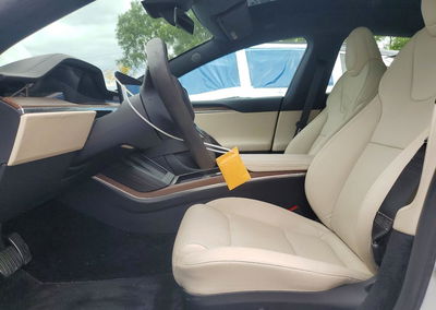 2021 Tesla Model S, daño Bajos, Copart lote 56642116, foto 7 de 14