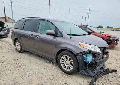 2014 Toyota Sienna Xle 8-passenger, Front End damage, Copart lot 55548636, photo 4 of 14