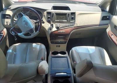 2012 Toyota Sienna Limited 7-passenger, uszkodzenie: Przód, Copart lot 53256216, zdjęcie 8 z 15