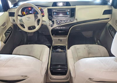 2011 Toyota Sienna Le, uszkodzenie: Mechaniczne, Copart lot 57145926, zdjęcie 8 z 13