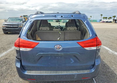2014 Toyota Sienna Xle 8-passenger, Front End damage, Copart lot 52523866, photo 6 of 14