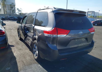 2012 Toyota Sienna Le V6 8 Passenger, uszkodzenie: Lewy bok, Iaai lot 45347643, zdjęcie 3 z 16