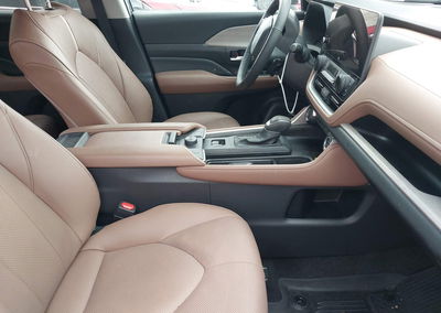 2025 Toyota Grand Highlander Platinum, пошкодження: Задня частина, Iaai лот 44860856, фото 5 з 20