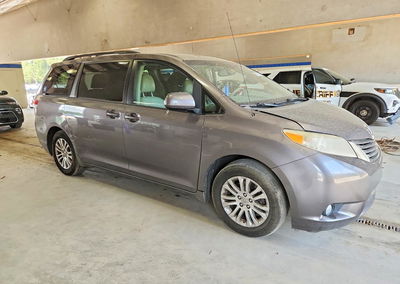 2011 Toyota Sienna Xle 8-passenger, пошкодження: Бік, Copart лот 56781126, фото 4 з 13