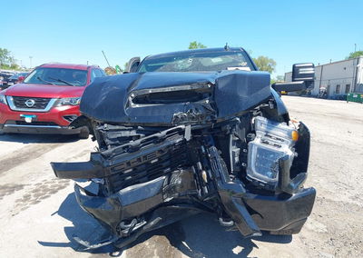 2022 Chevrolet Silverado 2500hd 4wd  Standard Bed Custom, daño Frontal, Iaai lote 44999480, foto 12 de 15