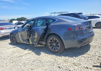 2019 Tesla Model S, daño Lateral, Copart lote 56632486, foto 2 de 12