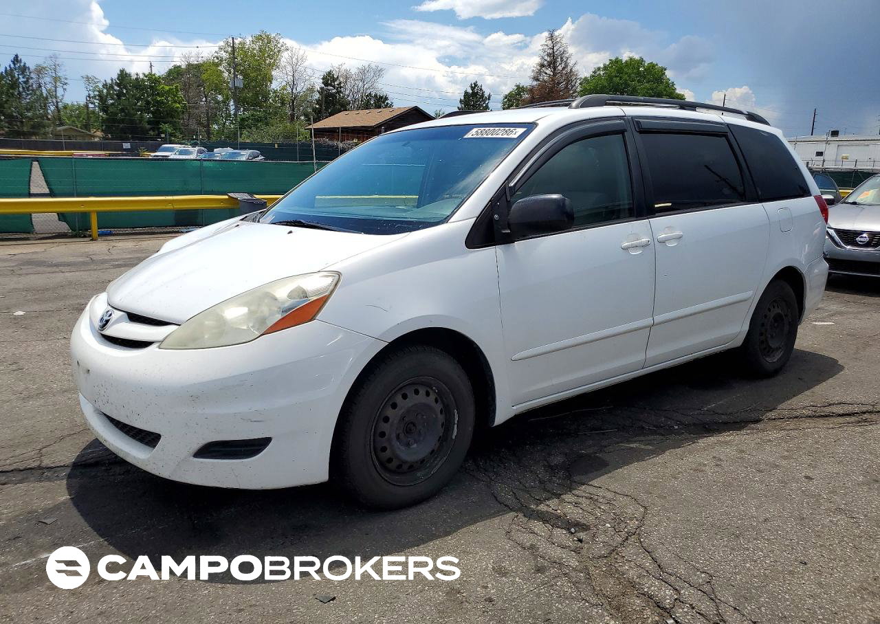 2009 Toyota Sienna Le 8-passenger, daño Frontal, Copart lote 58800286
