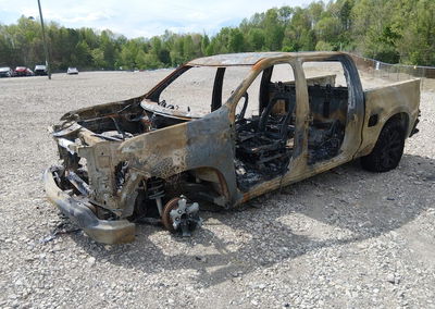 2022 Chevrolet Silverado 1500 4wd  Short Bed Custom, daño Exterior Burn, Iaai lote 44891233, foto 2 de 10