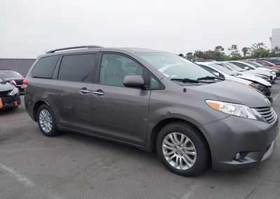 2014 Toyota Sienna Xle V6 8 Passenger, пошкодження: Лівий бік, Iaai лот 45281276, фото 13 з 16