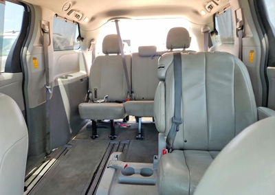 2014 Toyota Sienna Xle 8-passenger, пошкодження: Передня частина, Copart лот 55812916, фото 10 з 13