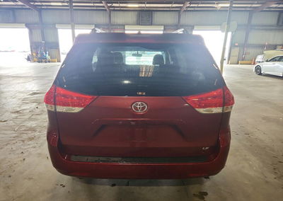 2011 Toyota Sienna Le, uszkodzenie: Mechaniczne, Copart lot 57145926, zdjęcie 6 z 13
