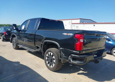 2020 Chevrolet Silverado 2500hd 4wd  Standard Bed Custom, daño Lateral izquierdo, Iaai lote 45055604, foto 3 de 17