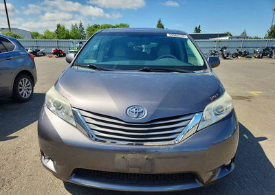 2011 Toyota Sienna Xle 8-passenger, Rear End damage, Copart lot 54980336, photo 5 of 12