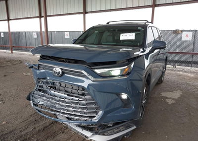 2026 Toyota Grand Highlander Hybrid Max Platinum, пошкодження: Передня частина, Iaai лот 44987068, фото 2 з 16