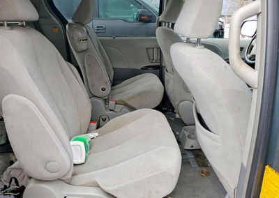 2013 Toyota Sienna Le 8-passenger, daño Lateral, Copart lote 79591105, foto 11 de 13
