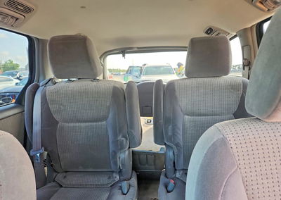 2009 Toyota Sienna Le 7-passenger, daño Inundación, Copart lote 59005366, foto 10 de 14