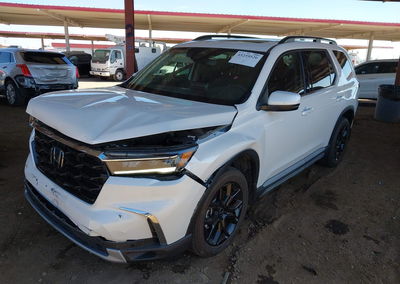 2025 Honda Pilot Touring, Front End damage, Iaai lot 45259520, photo 2 of 16