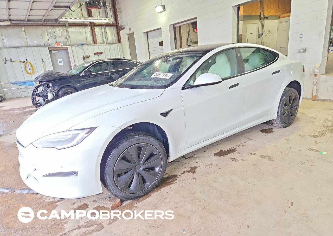 2021 Tesla Model S, daño Bajos, Copart lote 56642116