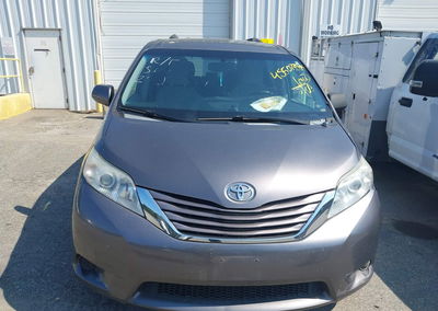 2015 Toyota Sienna Le 8 Passenger, daño Trasero izquierdo, Iaai lote 45507358, foto 12 de 17