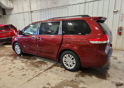 2014 Toyota Sienna, daño Lateral, Copart lote 56153286, foto 2 de 13